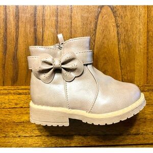 Girls Little Star size 4 girls toddler boots